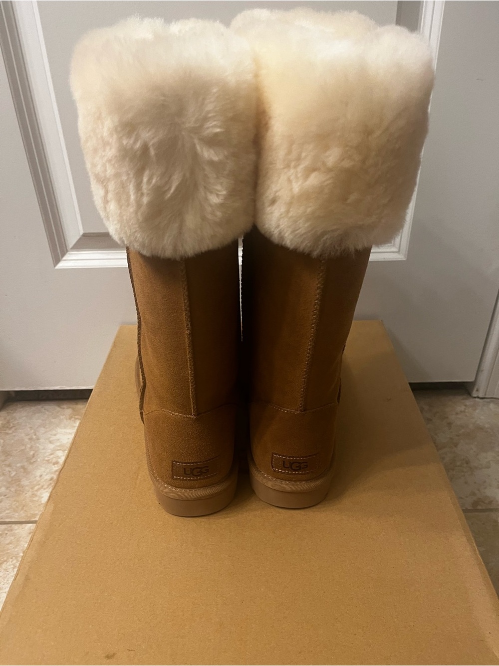 Classic Chestnut Shearling-Lined Women's Winter Boots - Picture 3 of 9